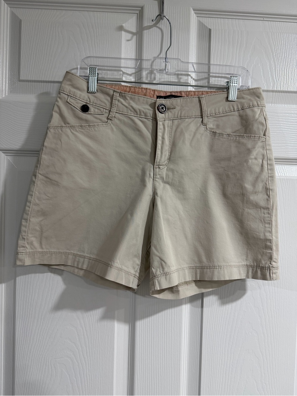 Lee Natural Fit Women’s Khaki Casual Cotton Blend Shorts